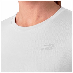 Camiseta New Balance Sport Essentials Feminina - Foto 2