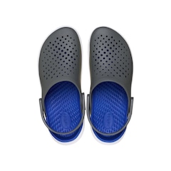 Sandália Crocs Inmotion Clog - Unissex - Foto 5