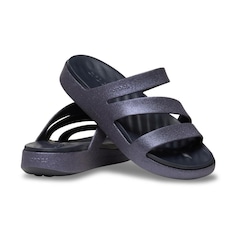Sandália Crocs Getaway Glimmer Strappy - Unissex - Foto 3