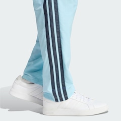 Calça adidas em Malha e Bainha Aberta Essentials Três Listras Masculina - Foto 6