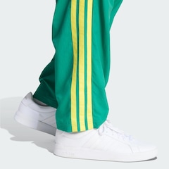 Calça adidas em Malha e Bainha Aberta Essentials Três Listras Masculina - Foto 6