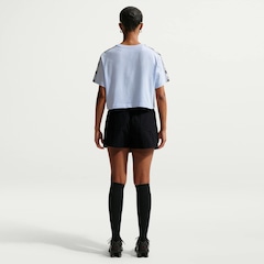 Camiseta Cropped Nike Sportswear Varsity 18 Feminina - Foto 5