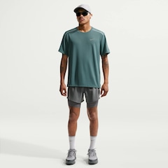 Camiseta Dri-FIT Nike UV Miler Masculina - Foto 4