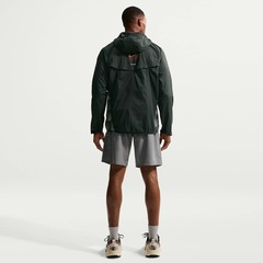 Jaqueta Nike UV Repel Stride Masculina - Foto 5