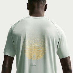Camiseta Dri-FIT Nike Stride ADV Distance Dreams Masculina - Foto 2