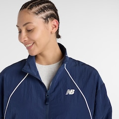 Jaqueta New Balance Sport Legacy Woven Feminina - Foto 4