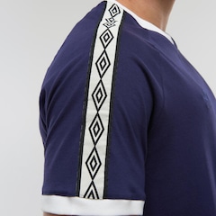 Camiseta Umbro Tape F.C. - Masculina - Foto 3