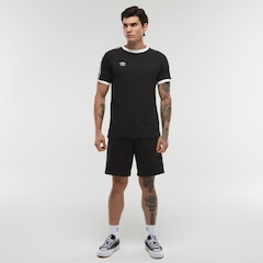 Camiseta Umbro Tape F.C. - Masculina - Foto 6