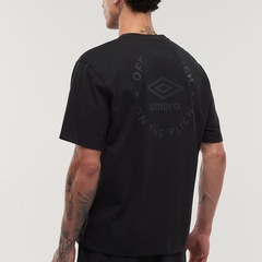 Camiseta Umbro Off The Pitch - Masculina - Foto 4