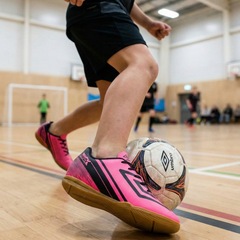 Chuteira Futsal Infantil Umbro Kick Jr - Foto 7