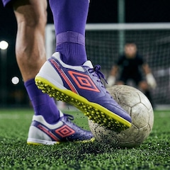 Kit Chuteira Society Umbro Furious e Meião - Masculino - Foto 7