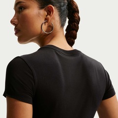Camiseta Nike Sportswear Chill Knit Feminina - Foto 2