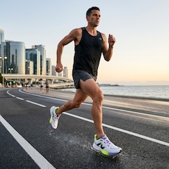 Kit Tênis New Balance Dynasoft Flash V7 e Meia - Masculino - Foto 4