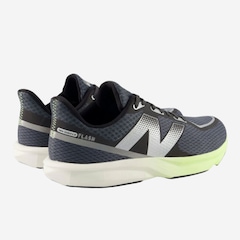 Kit Tênis New Balance Dynasoft Flash V7 e Meia - Masculino - Foto 2