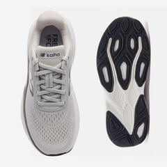 Kit Tênis New Balance Kaiha Road V2 e Meia - Feminino - Foto 2