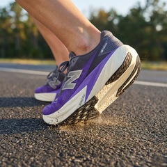 Tênis New Balance Rebel V5 - Feminino - Foto 6
