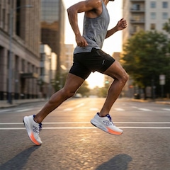 Kit Tênis New Balance More V6 e Meia - Masculino - Foto 4