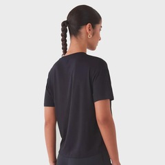 Camiseta Cropped New Balance Drapey Feminina - Foto 3