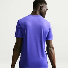 Camiseta Nike Dri-FIT Legend Masculina - Foto 2