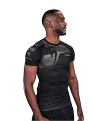Camiseta Venum Rashguard Giant Titan Street - Masculina - Foto 3