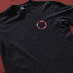 Camiseta Volcom Round Out - Masculina - Foto 3