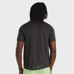 Camiseta New Balance Athletics Graphic Masculina - Foto 2