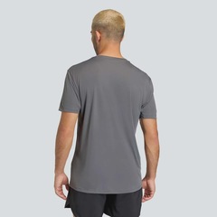 Camiseta Masculina Run Ess BL adidas - Foto 2