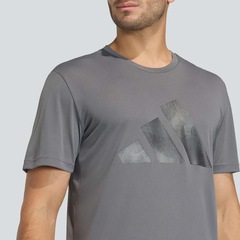 Camiseta Masculina Run Ess BL adidas - Foto 3
