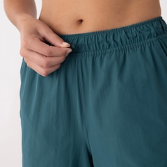 Calça New Balance Nylon Cargo Feminina - Foto 3