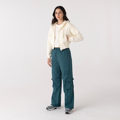 Calça New Balance Nylon Cargo Feminina - Foto 6