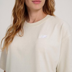 Camiseta New Balance Oversized Small Logo Feminina - Foto 5