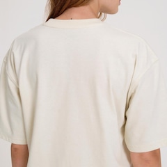 Camiseta New Balance Oversized Small Logo Feminina - Foto 6