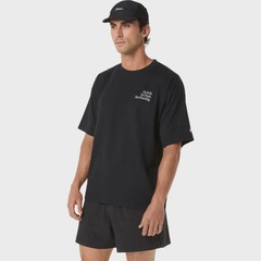 Camiseta ASICS Runner Graphic Relaxed - Foto 2
