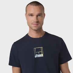 Camiseta ASICS Court Core Graphic Masculino - Foto 3