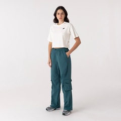 Camiseta Cropped New Balance Sportswear '94 Graphic Feminina - Foto 4