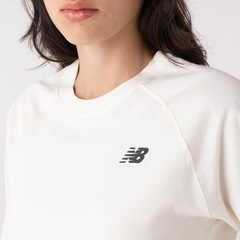 Camiseta Cropped New Balance Sportswear '94 Graphic Feminina - Foto 5