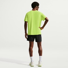Camiseta Dri-FIT Nike UV Miler Masculina - Foto 5