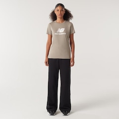Camiseta New Balance Essentials Feminina - Foto 6