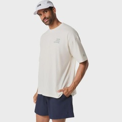 Camiseta ASICS Runner Graphic Relaxed Masculino - Foto 2