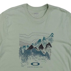 Camiseta Oakley Outline Mountains SS Tee Eucalyptus -  Masculina - Foto 2