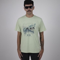 Camiseta Oakley Outline Mountains SS Tee Eucalyptus -  Masculina - Foto 4