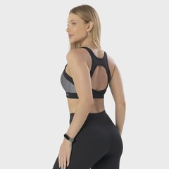 Top Selene Com Bojo Recorte e Abertura Costas - Feminino - Foto 2