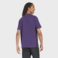 Camiseta adidas Essentials 3 Listras Malha Simples - Masculina - Foto 4