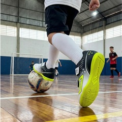 Chuteira de Futsal Infantil Velocita - Umbro - Foto 2
