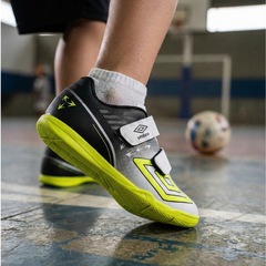 Chuteira de Futsal Infantil Velocita - Umbro - Foto 7