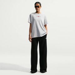 Camiseta Nike Sportswear Classic Shox Feminina - Foto 4