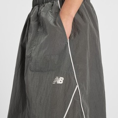 Saia New Balance Sport Legacy Woven Feminina - Foto 6