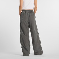 Calça New Balance Sport Legacy Woven Feminina - Foto 3