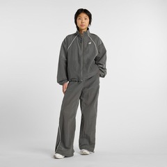 Calça New Balance Sport Legacy Woven Feminina - Foto 4