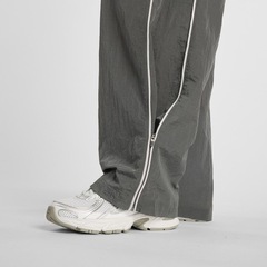 Calça New Balance Sport Legacy Woven Feminina - Foto 6